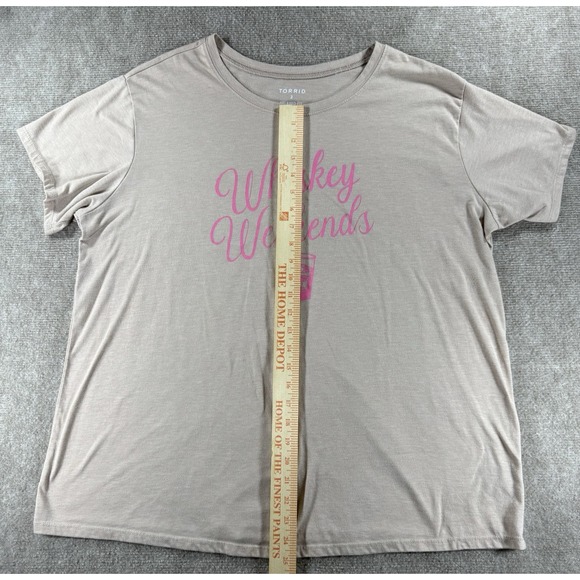 Torrid Whiskey Weekends Graphic Tee Shirt Women's Size 2X Beige Pink Relaxed Fit - Picture 4 of 7
